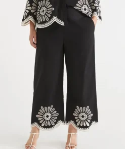 Embroidered Scallop Hem Pant