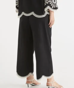 Embroidered Scallop Hem Pant