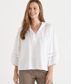 LINEN TRIM DETAIL TOP
