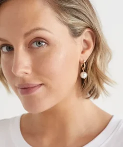 Pearl Drop Earring