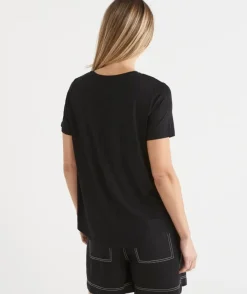 Seam Detail Curve Hem Tee