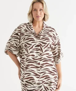 Short Sleeve Animal Print D Ring Shirt