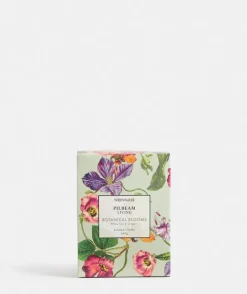 White Tea And Ginger Scented Candle